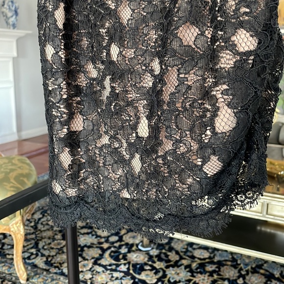Diane Von Furstenberg lace top size 2 - Picture 6 of 6